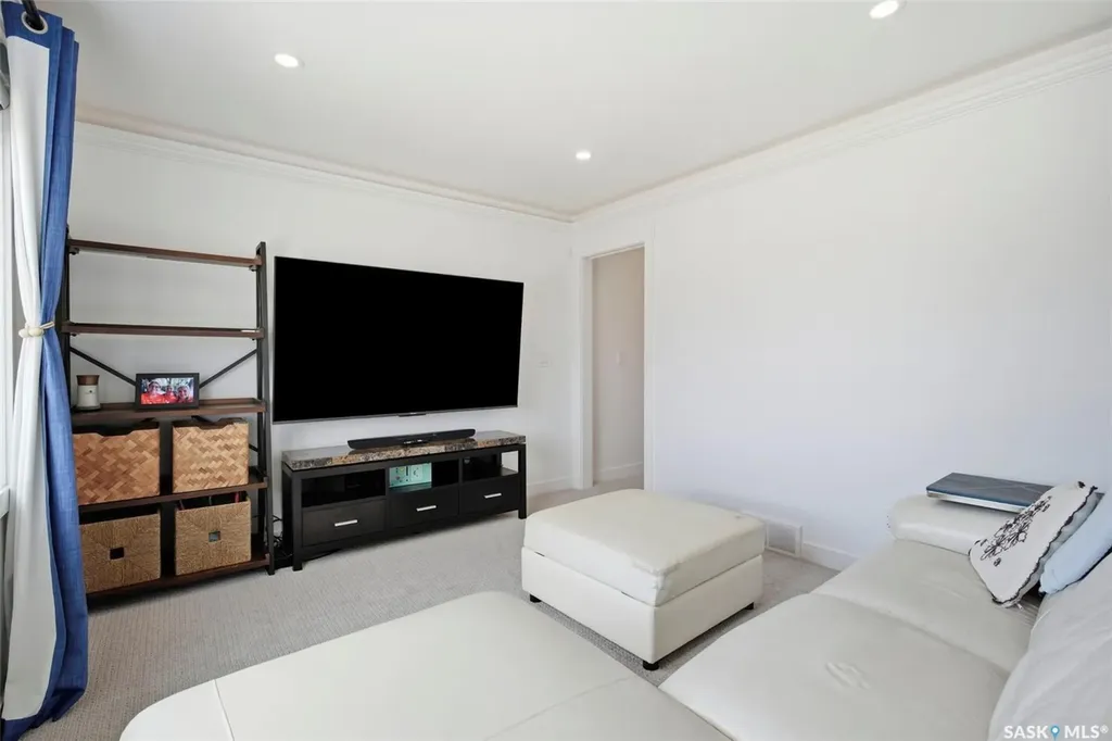 302 Chelsom Manor Saskatoon SK S7V 1R3