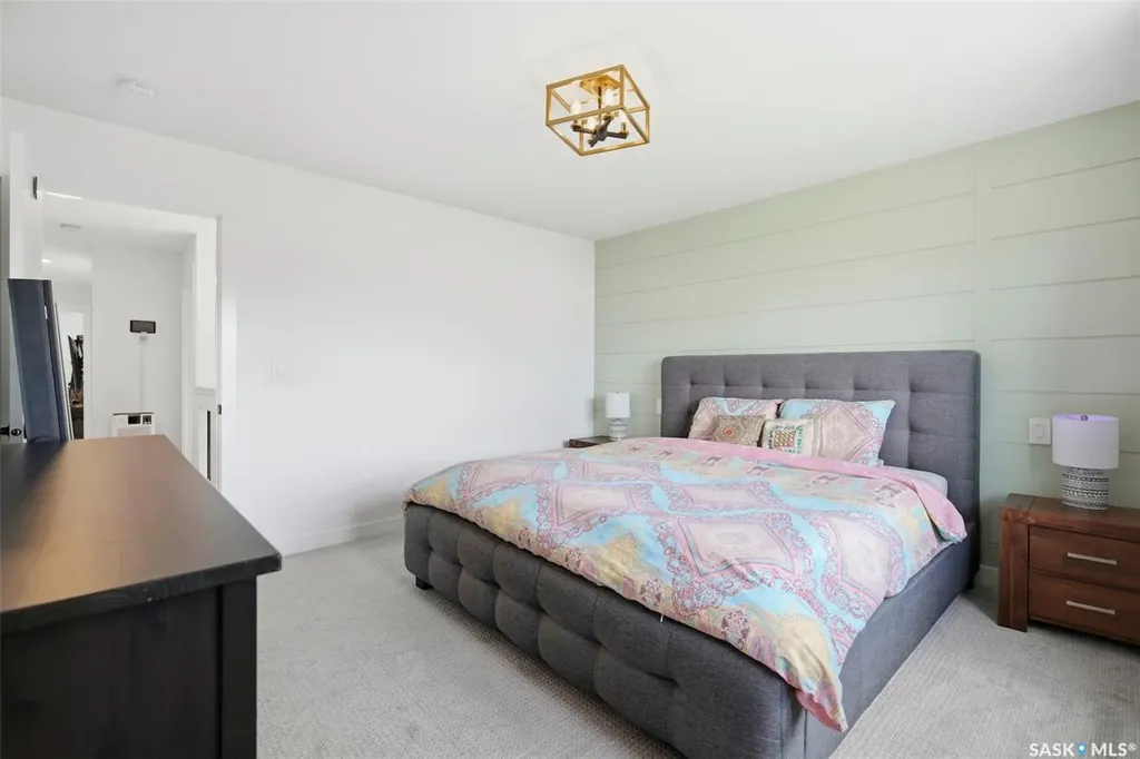 302 Chelsom Manor Saskatoon SK S7V 1R3