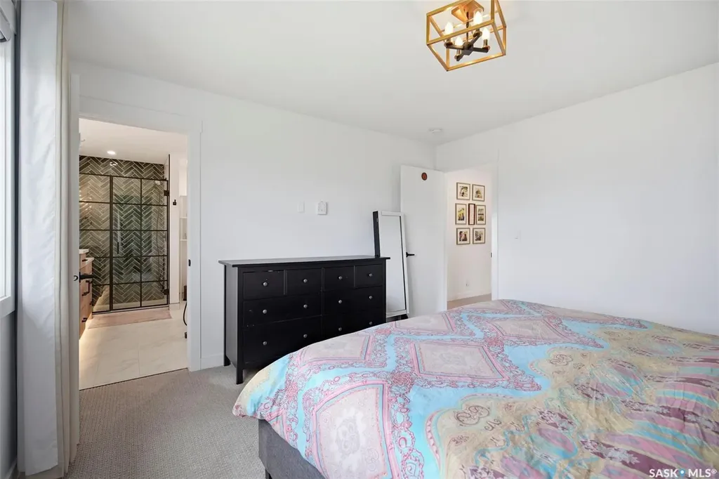 302 Chelsom Manor Saskatoon SK S7V 1R3