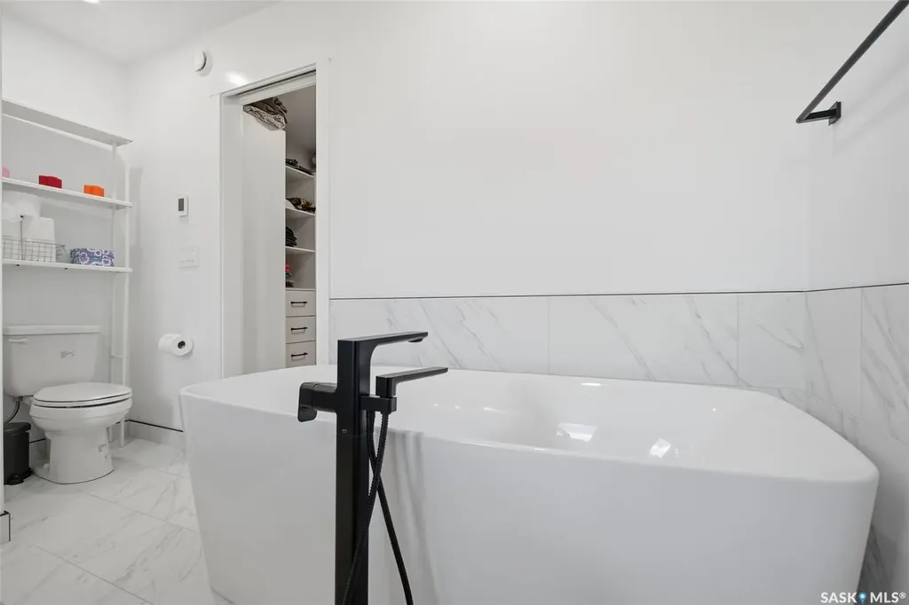 302 Chelsom Manor Saskatoon SK S7V 1R3