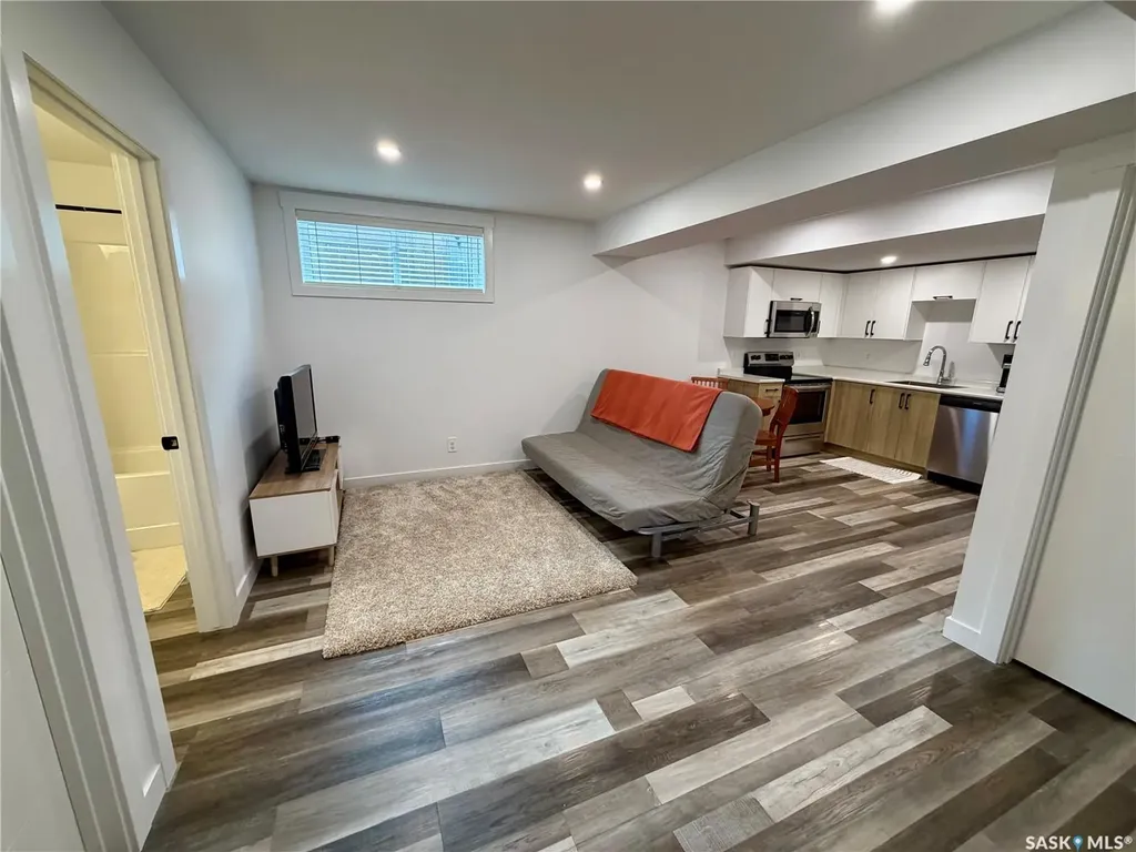 302 Chelsom Manor Saskatoon SK S7V 1R3