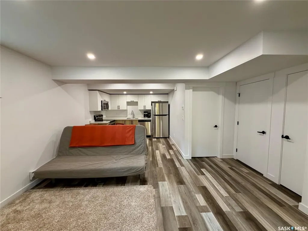 302 Chelsom Manor Saskatoon SK S7V 1R3