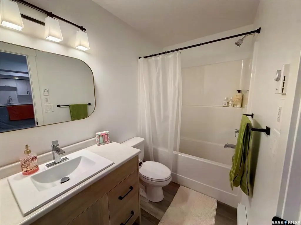 302 Chelsom Manor Saskatoon SK S7V 1R3