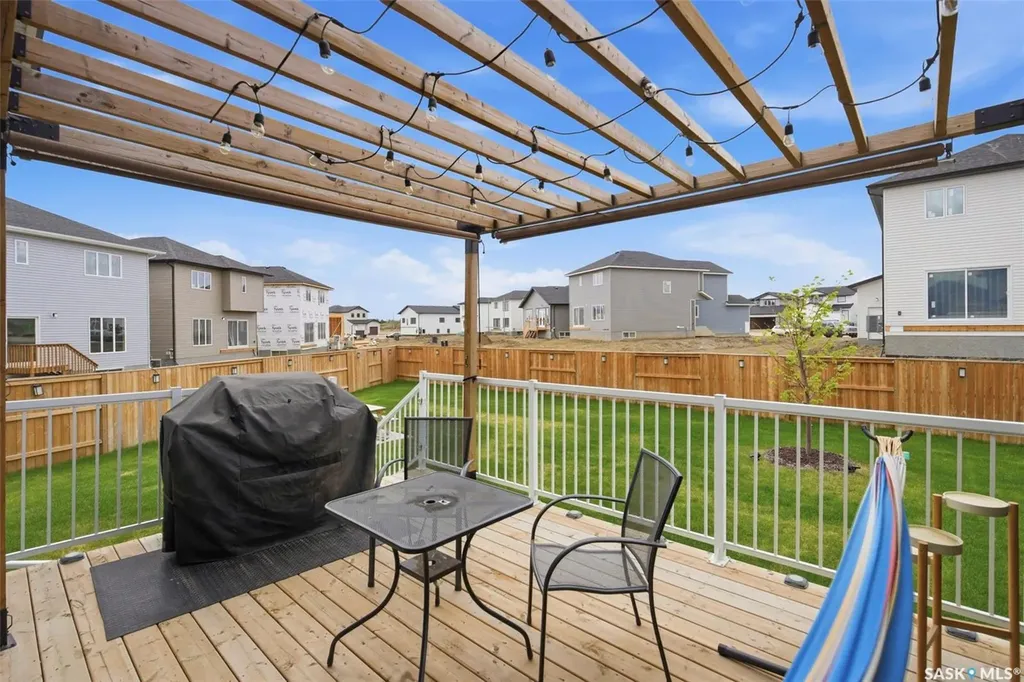 302 Chelsom Manor Saskatoon SK S7V 1R3