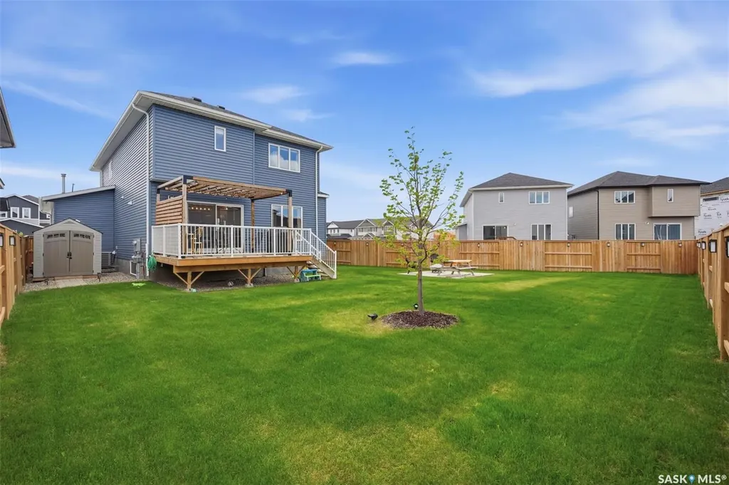 302 Chelsom Manor Saskatoon SK S7V 1R3