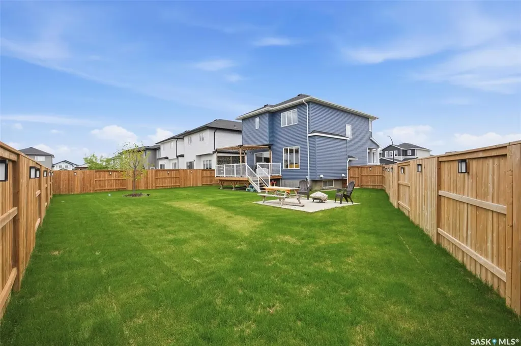 302 Chelsom Manor Saskatoon SK S7V 1R3