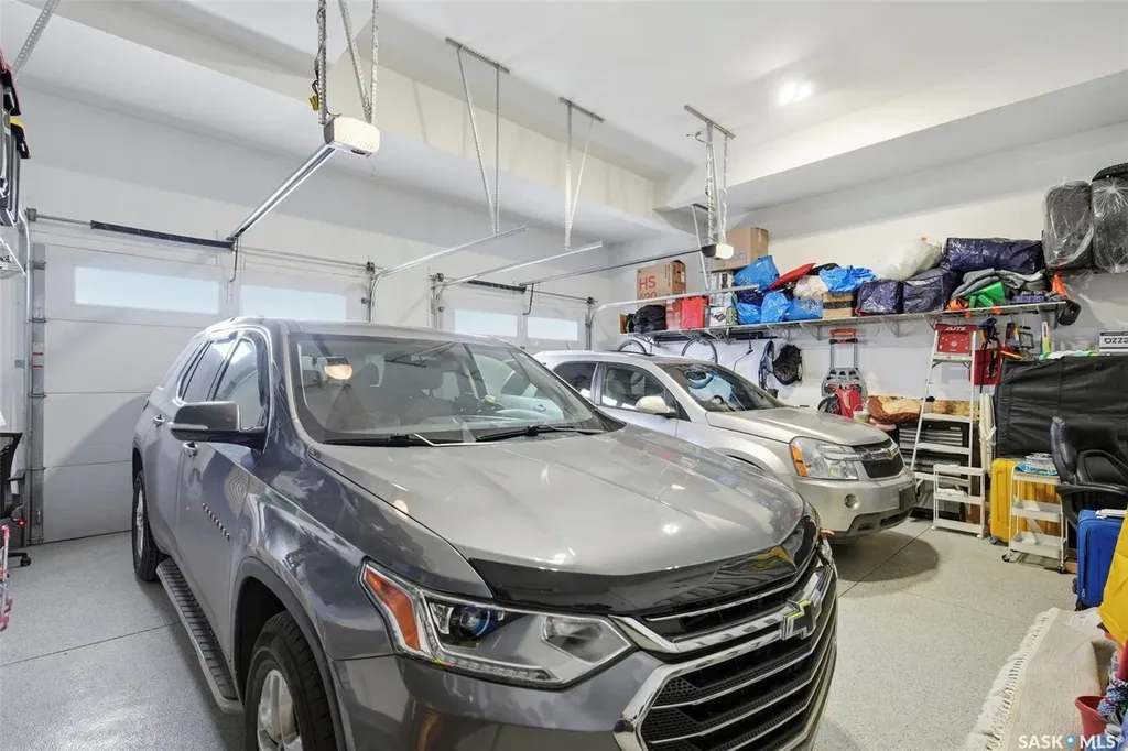 302 Chelsom Manor Saskatoon SK S7V 1R3