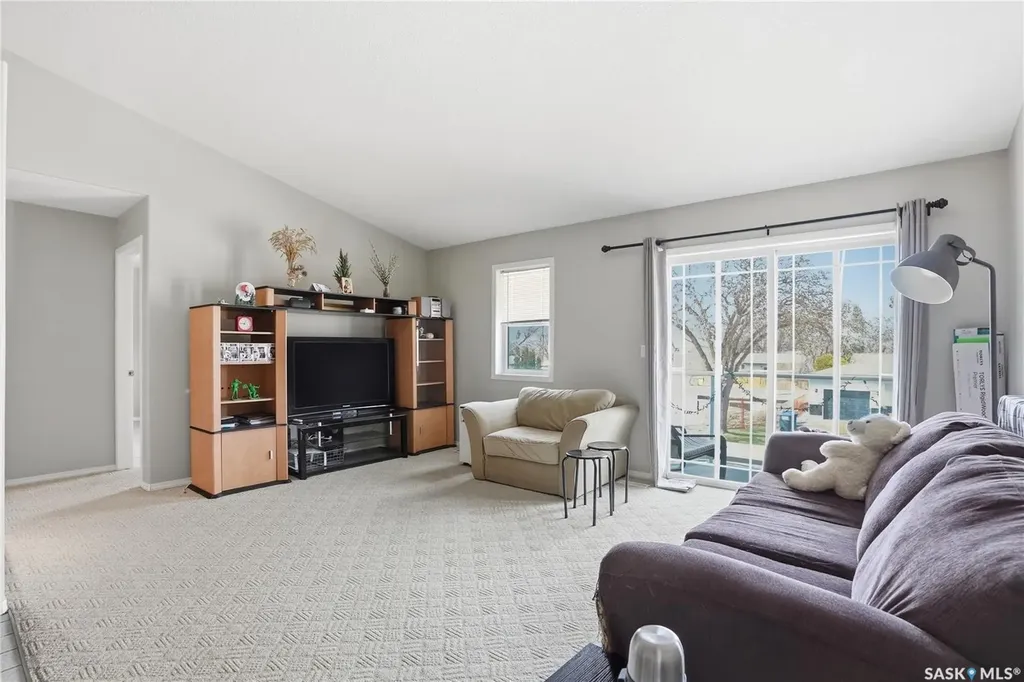 141 105th Street W Saskatoon SK S7N 1N3
