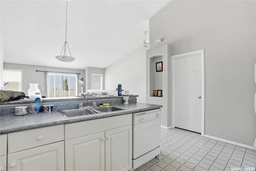 141 105th Street W Saskatoon SK S7N 1N3