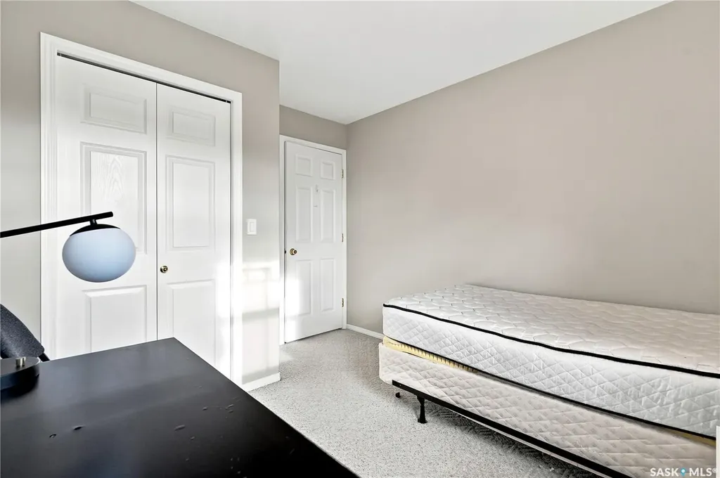 141 105th Street W Saskatoon SK S7N 1N3