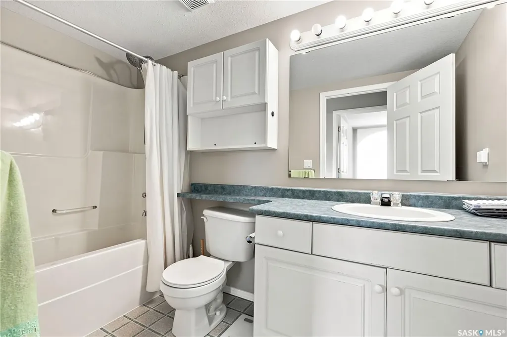 141 105th Street W Saskatoon SK S7N 1N3