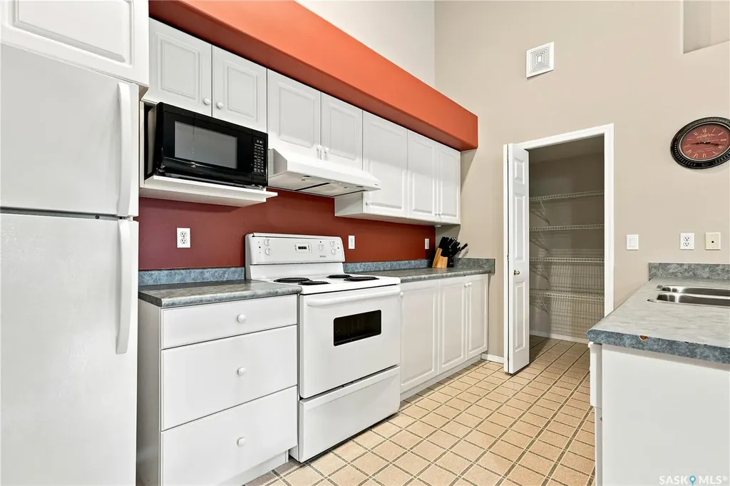 141 105th Street W Saskatoon SK S7N 1N3