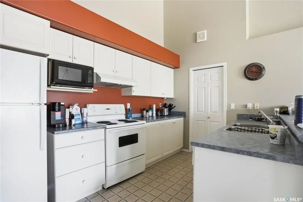 141 105th Street W Saskatoon SK S7N 1N3