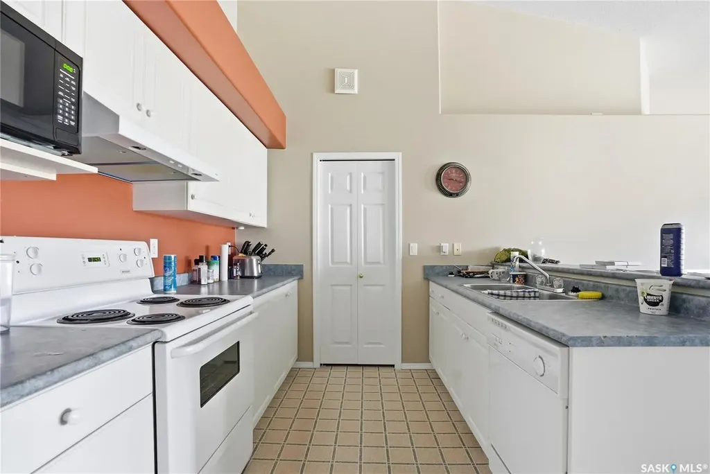 141 105th Street W Saskatoon SK S7N 1N3