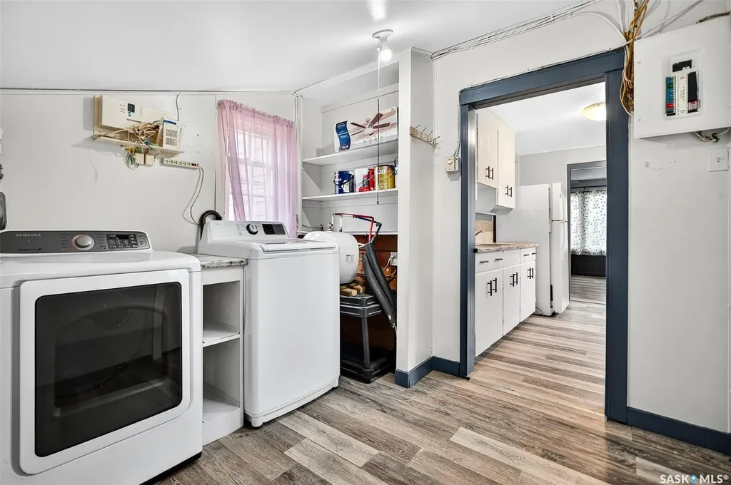 826 Athabasca Street E Moose Jaw SK S6H 0M7