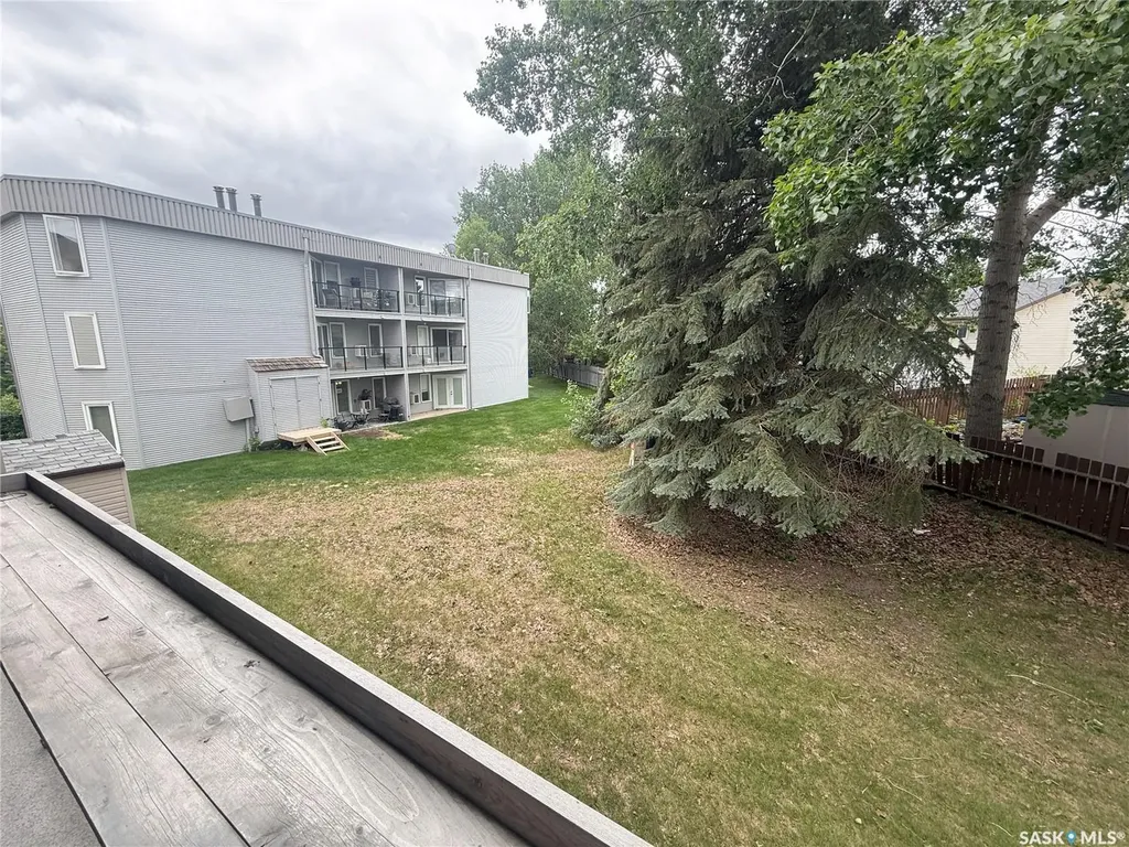 302 Tait Crescent Saskatoon SK S7H 5L2