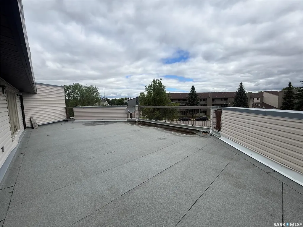 302 Tait Crescent Saskatoon SK S7H 5L2