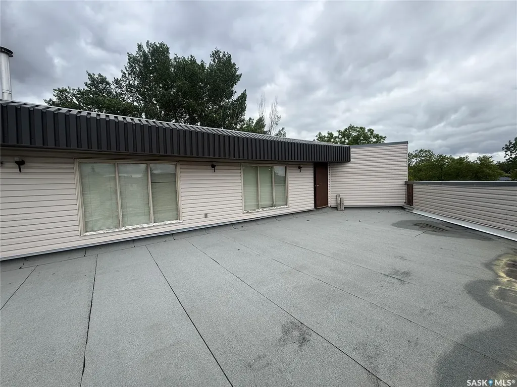 302 Tait Crescent Saskatoon SK S7H 5L2