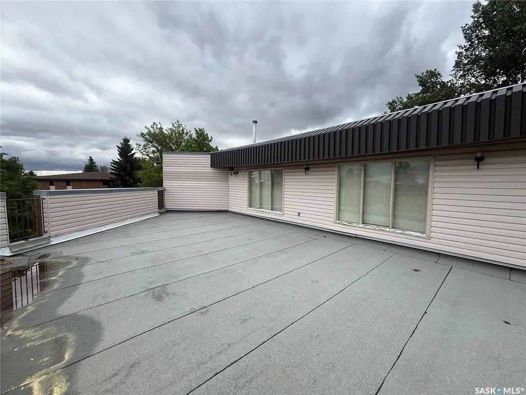 302 Tait Crescent Saskatoon SK S7H 5L2