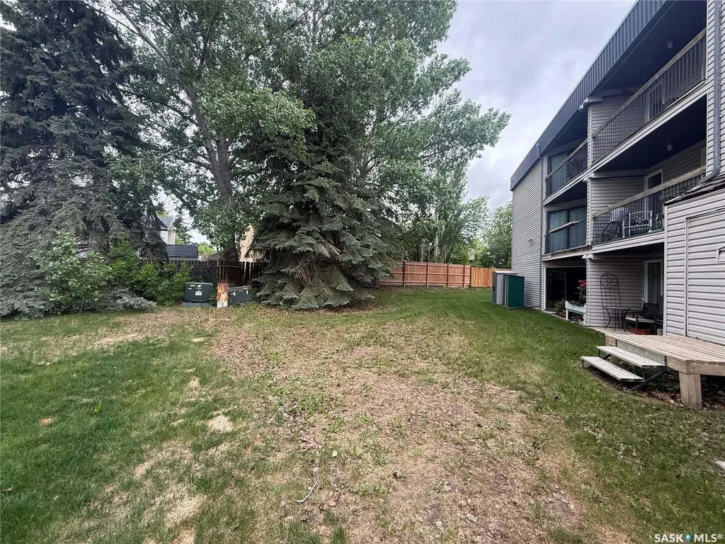 302 Tait Crescent Saskatoon SK S7H 5L2