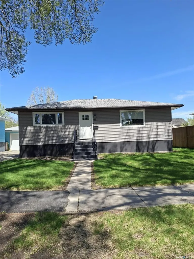 106 106th Street W Saskatoon SK S7N 1Y8