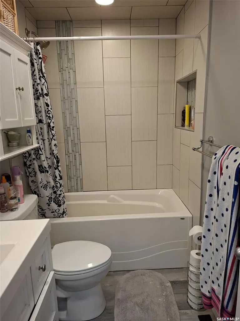 106 106th Street W Saskatoon SK S7N 1Y8