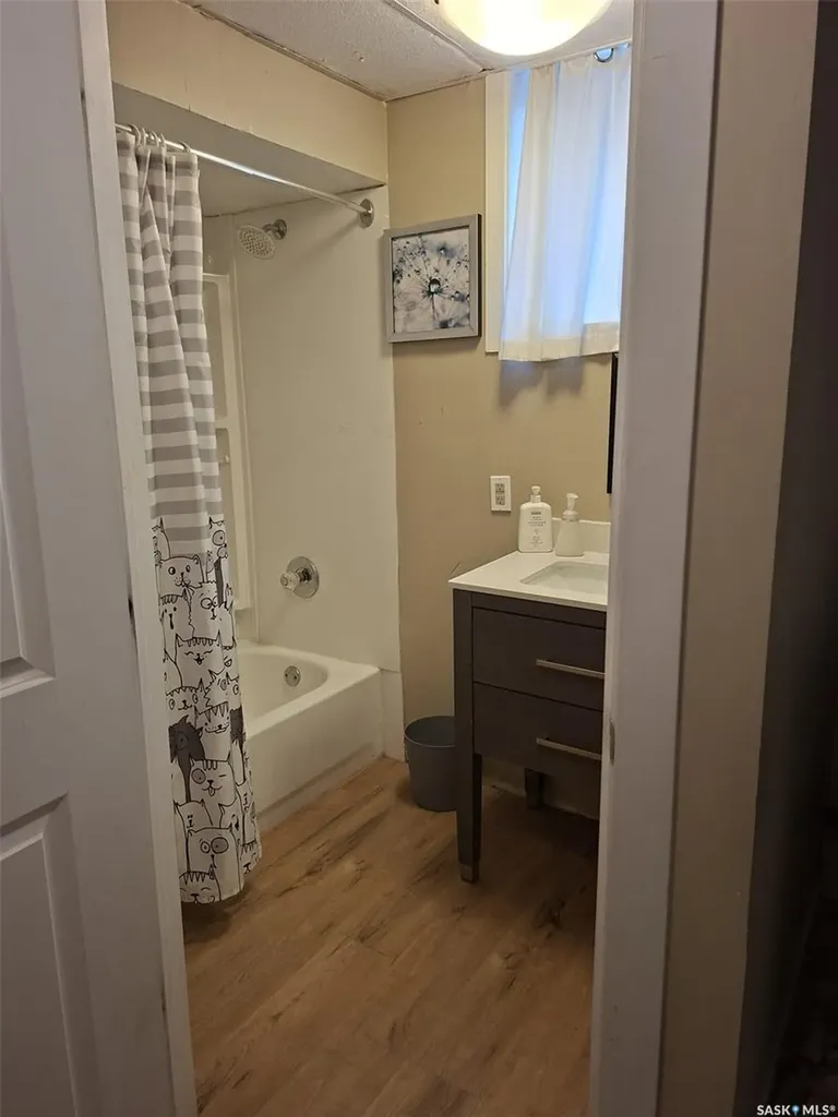 106 106th Street W Saskatoon SK S7N 1Y8