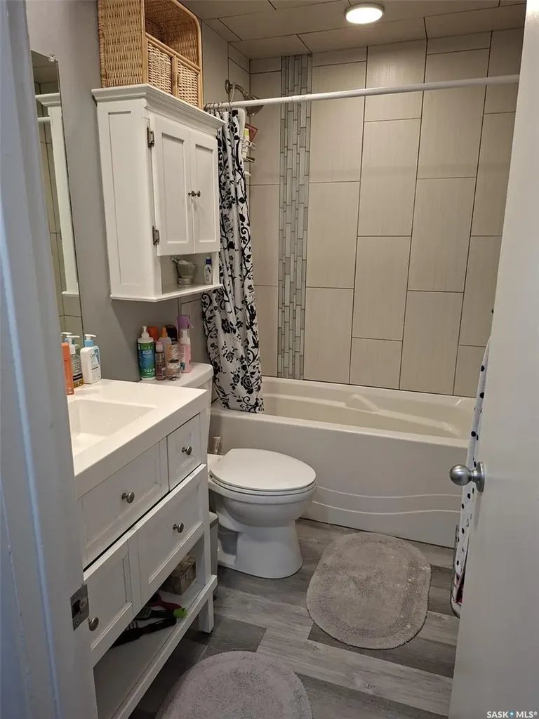 106 106th Street W Saskatoon SK S7N 1Y8