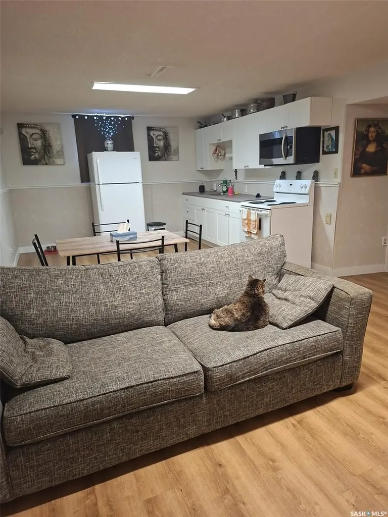 106 106th Street W Saskatoon SK S7N 1Y8