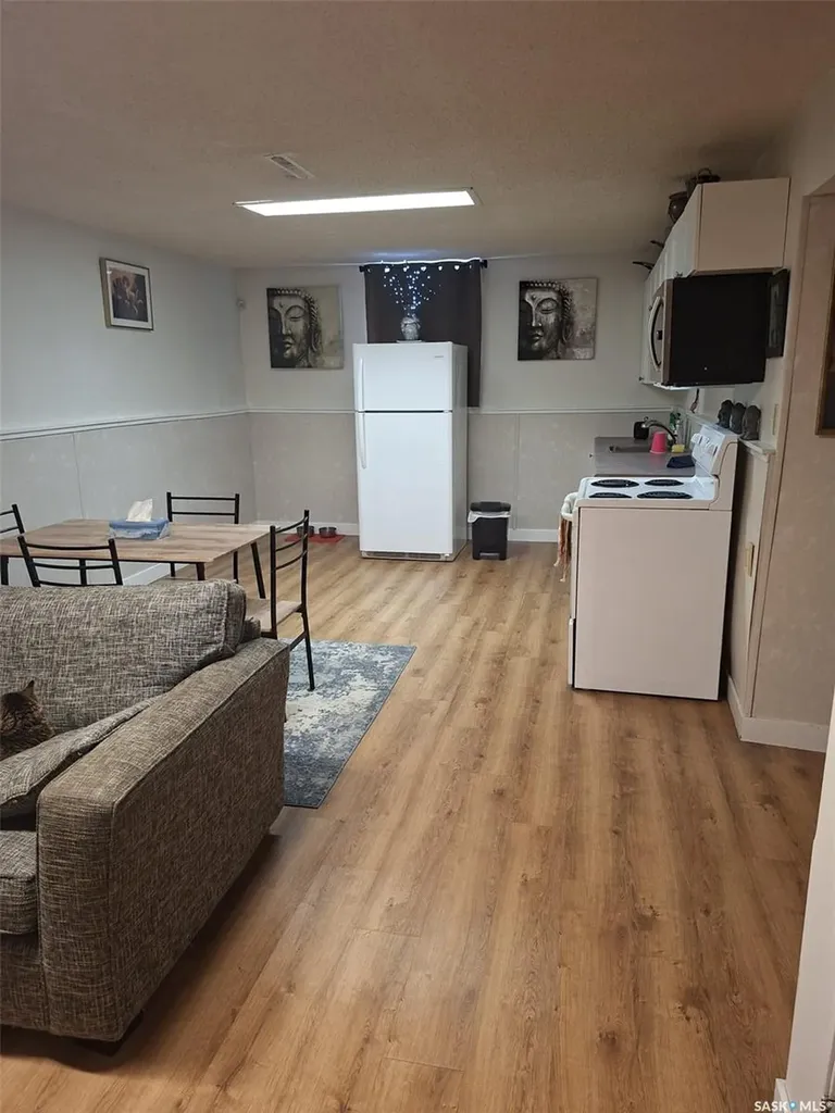 106 106th Street W Saskatoon SK S7N 1Y8