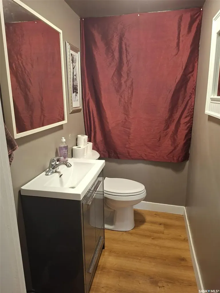 106 106th Street W Saskatoon SK S7N 1Y8