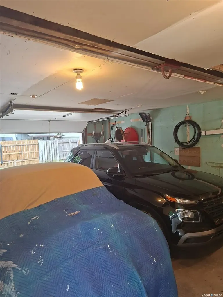 106 106th Street W Saskatoon SK S7N 1Y8