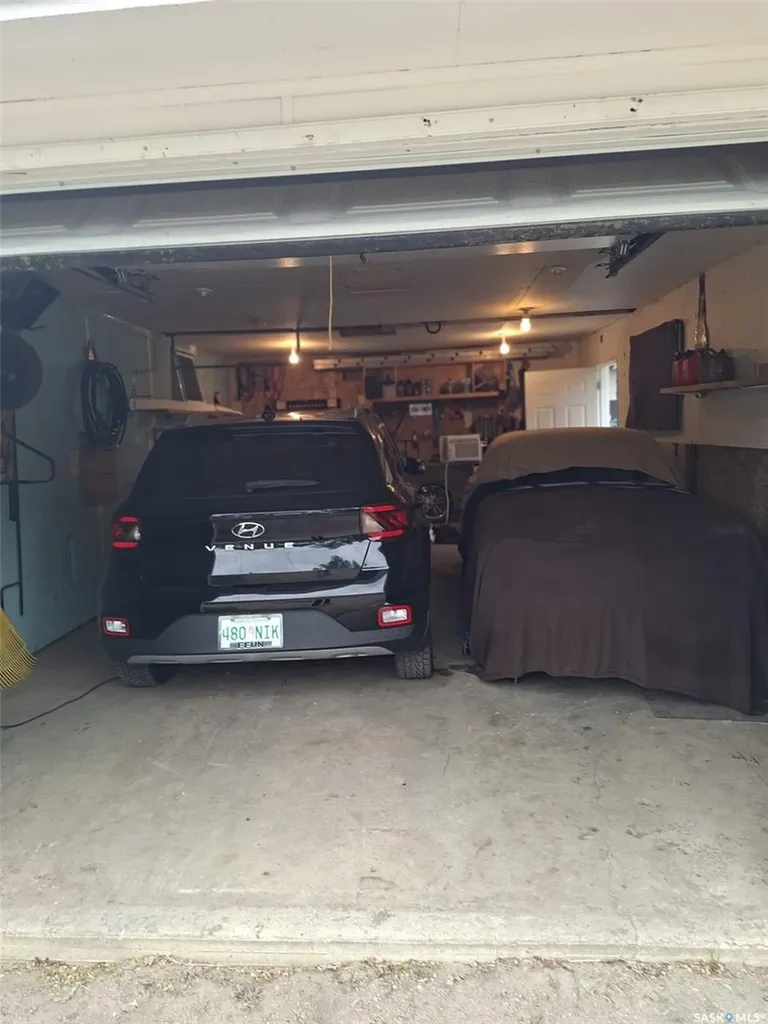 106 106th Street W Saskatoon SK S7N 1Y8