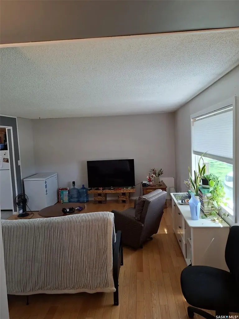 106 106th Street W Saskatoon SK S7N 1Y8