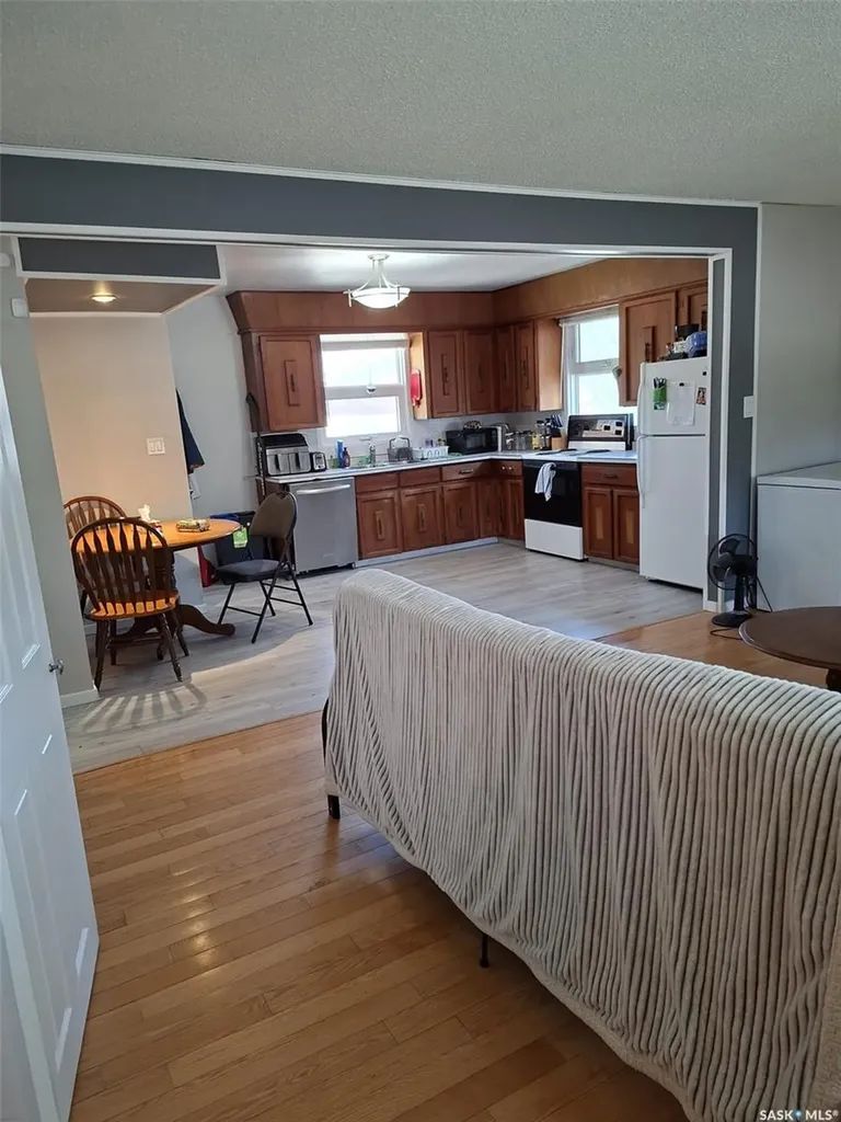 106 106th Street W Saskatoon SK S7N 1Y8