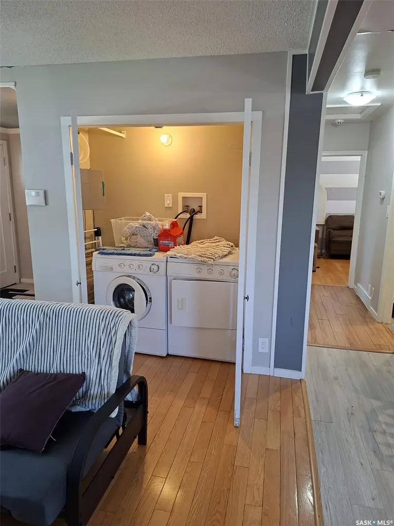 106 106th Street W Saskatoon SK S7N 1Y8