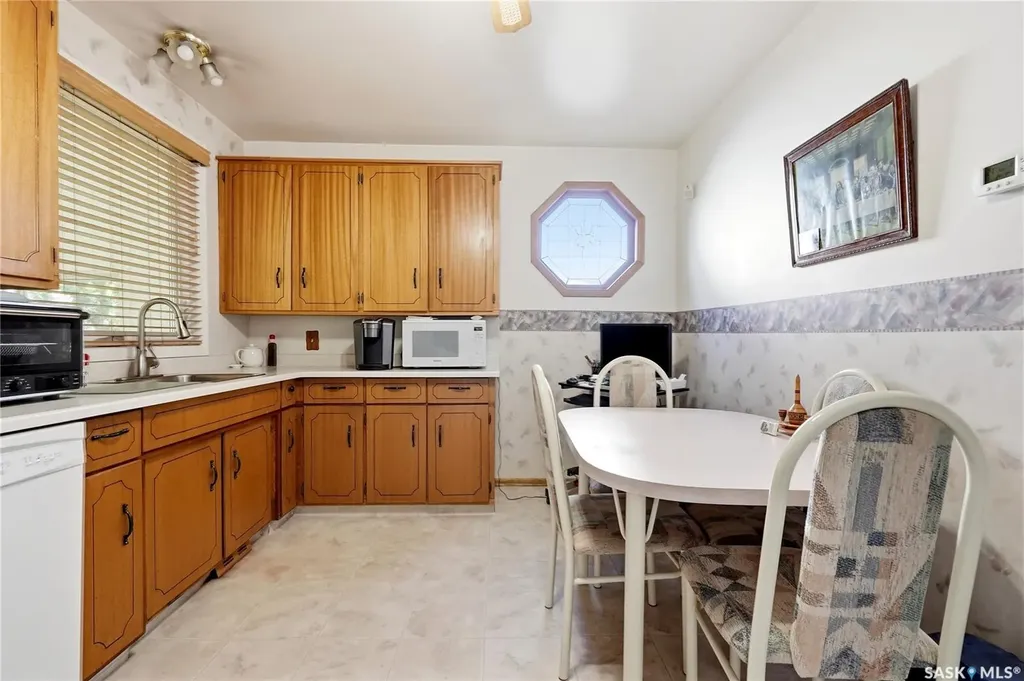 1117 5th Street E Saskatoon SK S7H 1H4