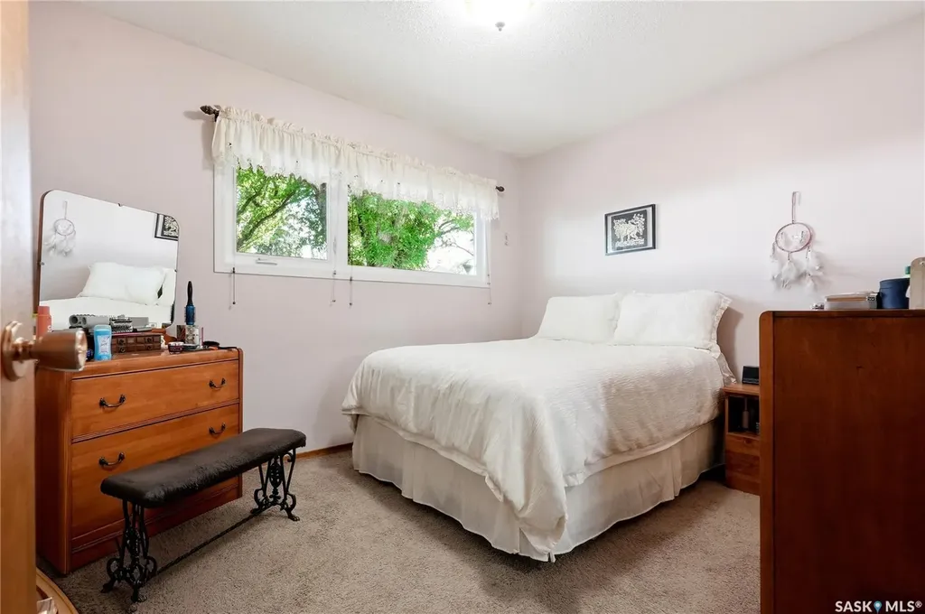 1117 5th Street E Saskatoon SK S7H 1H4