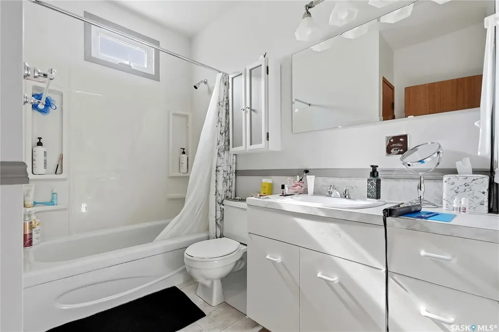 1117 5th Street E Saskatoon SK S7H 1H4