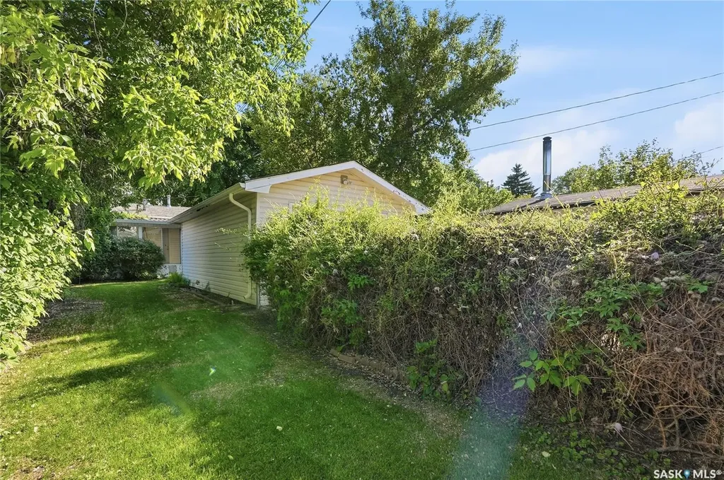 1117 5th Street E Saskatoon SK S7H 1H4