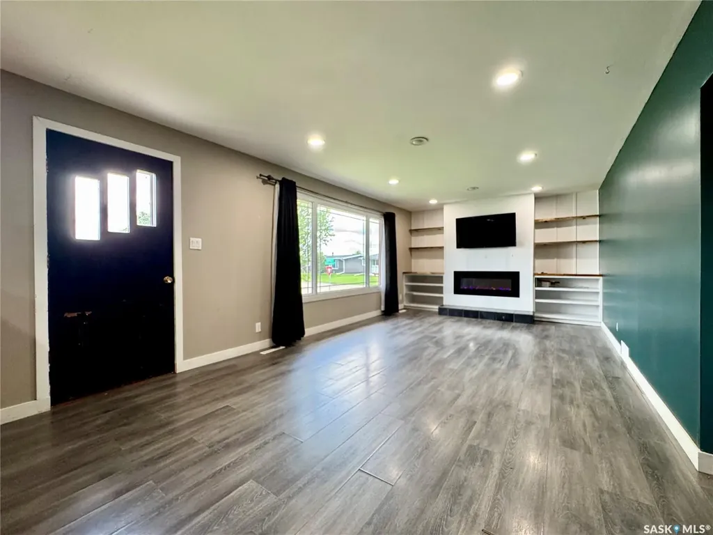 302 Maple Bay Langenburg SK S0A 2A0