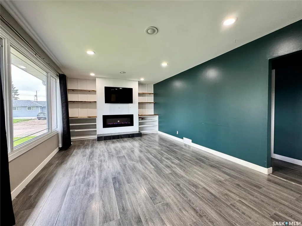 302 Maple Bay Langenburg SK S0A 2A0