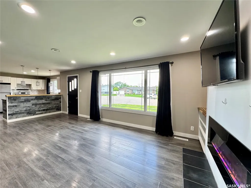 302 Maple Bay Langenburg SK S0A 2A0