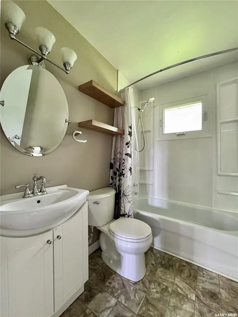 302 Maple Bay Langenburg SK S0A 2A0