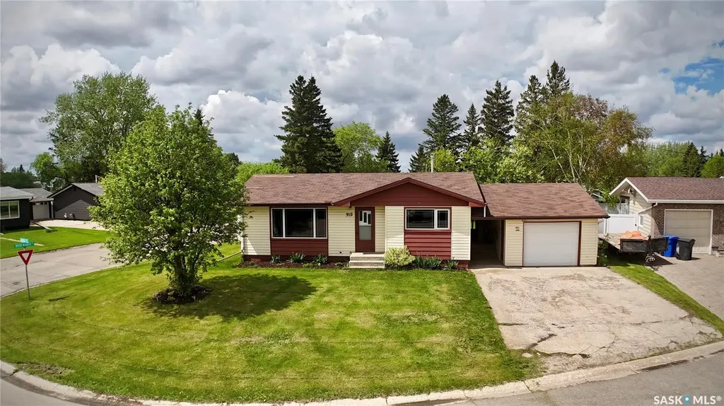 302 Maple Bay Langenburg SK S0A 2A0