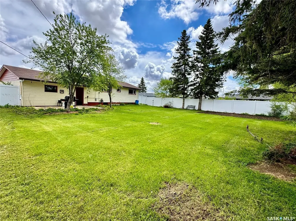 302 Maple Bay Langenburg SK S0A 2A0