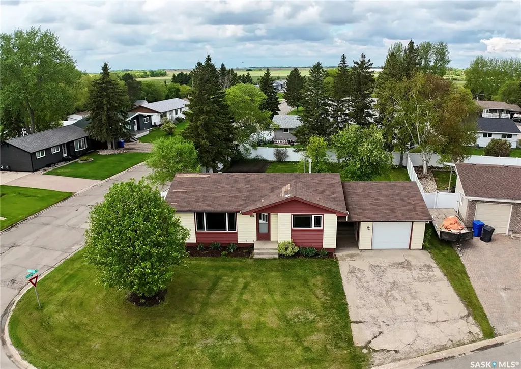 302 Maple Bay Langenburg SK S0A 2A0