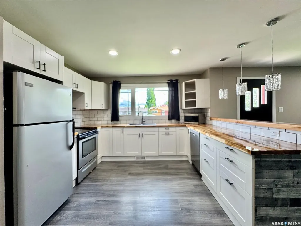 302 Maple Bay Langenburg SK S0A 2A0