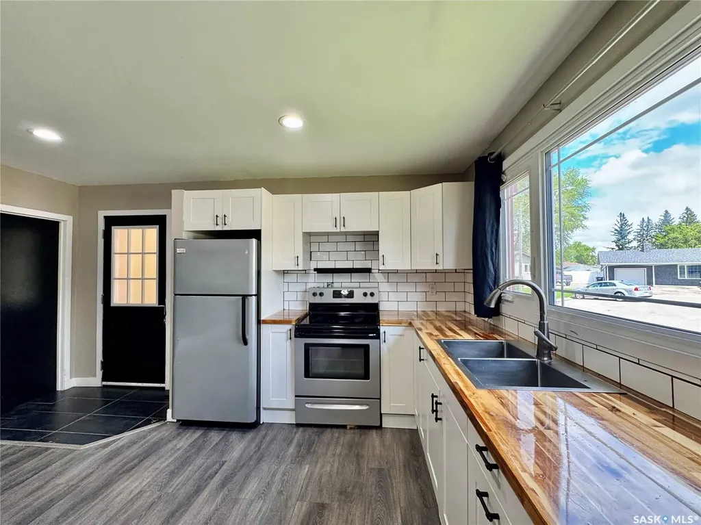 302 Maple Bay Langenburg SK S0A 2A0