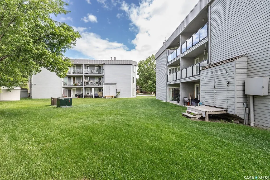 314 Tait Crescent Saskatoon SK S7H 5L2